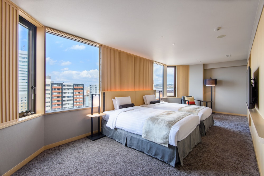 Premier Twin Room, Non Smoking, Exclusive Club Lounge Access (46sqm, Bed width 120cm) - Photo 1