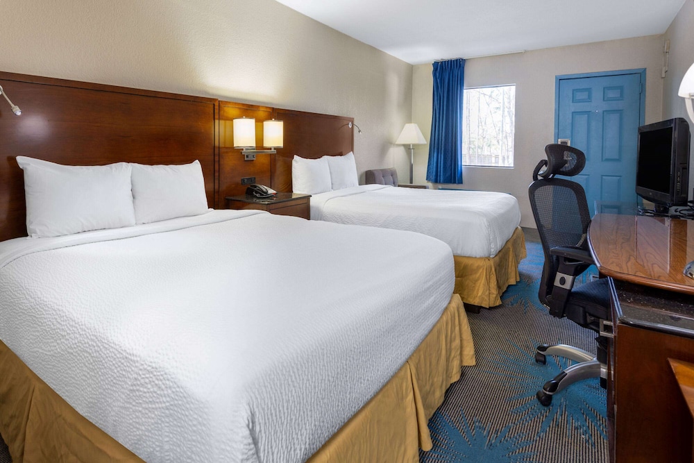 Room, 2 Queen Beds, Accessible, Non Smoking (Mobility, Walk in Shower) - Photo 2