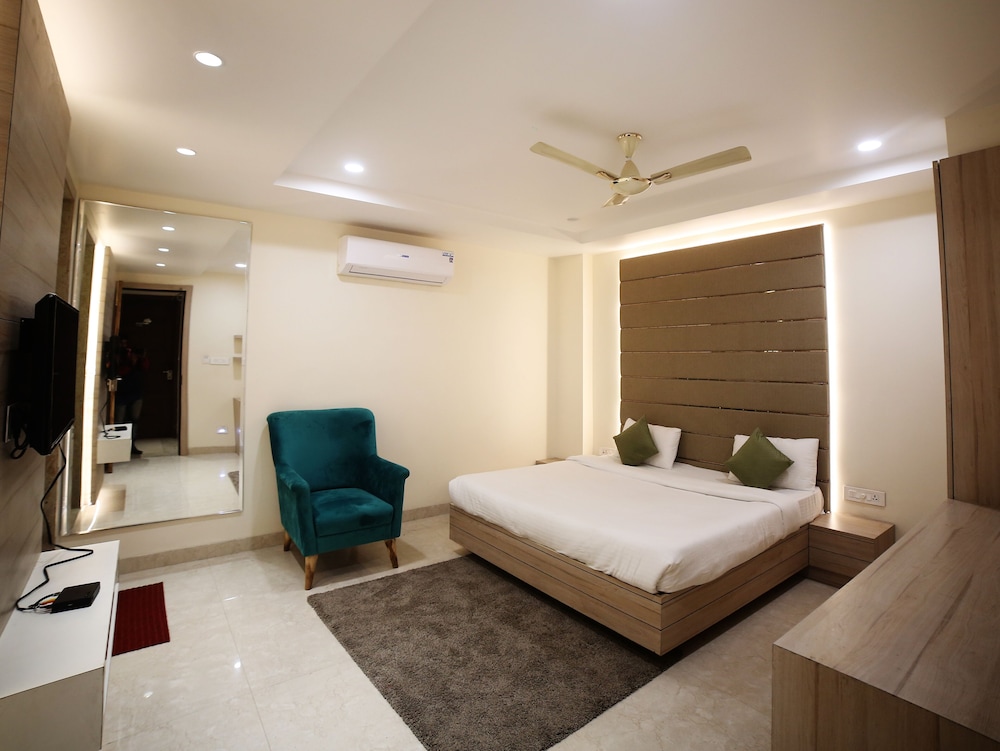 Royal Room - Photo 2