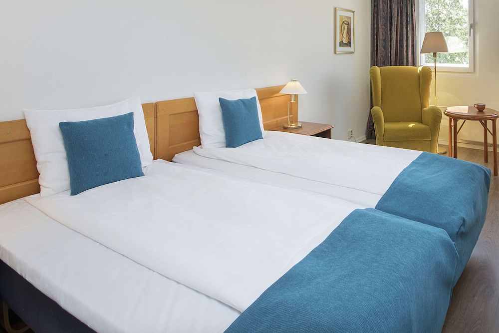 Standard Twin Room - Photo 2