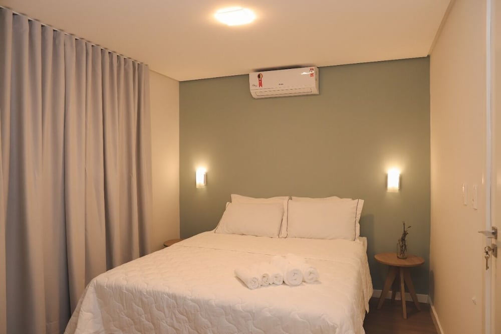 Suite 06 photo 1