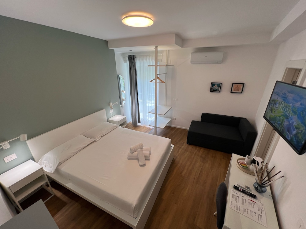Superior Triple Room, Balcony
