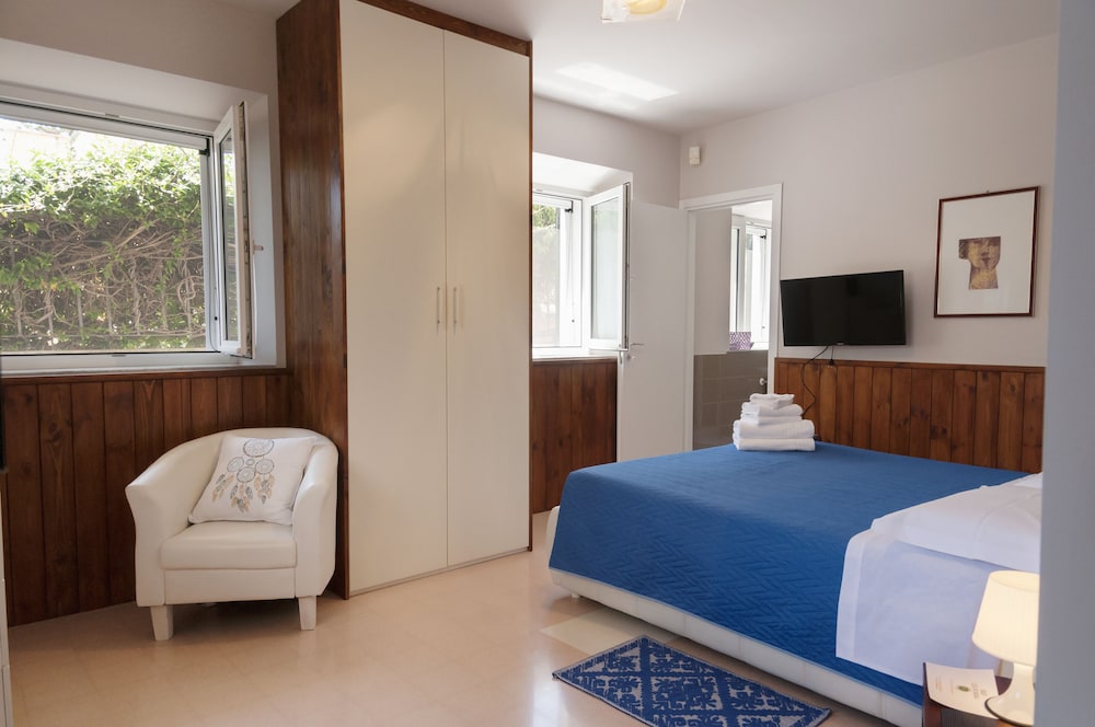 Double Room, 1 King Bed