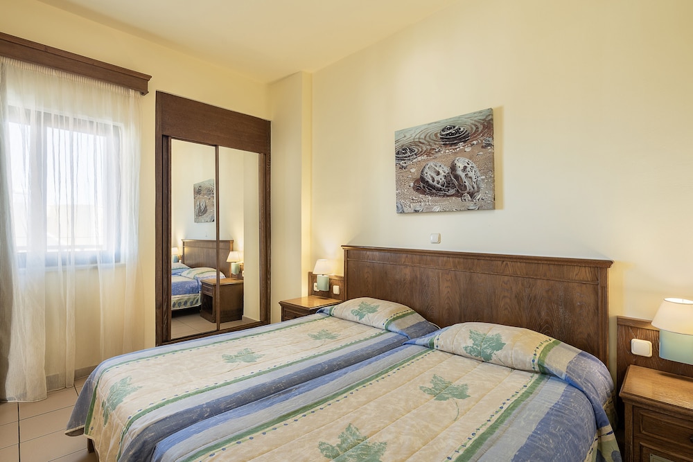 Apartment, 2 Bedrooms, Sea View (Lateral) photo 1