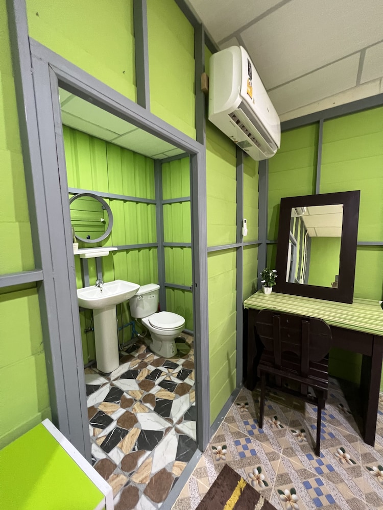 Deluxe Studio Suite photo 3
