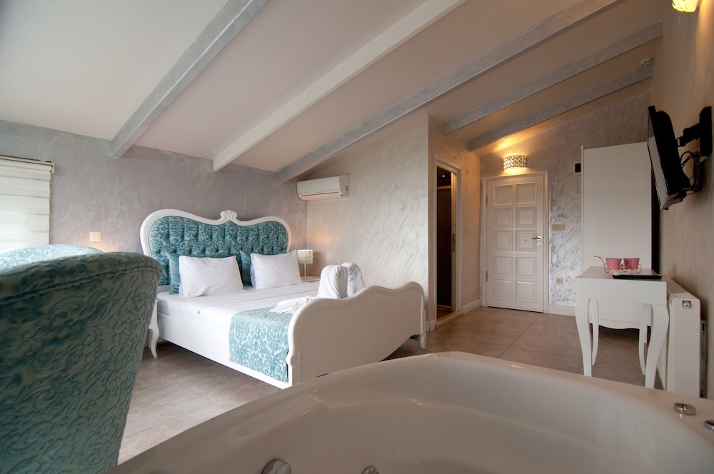 Deluxe Double Room (with Whirlpool)