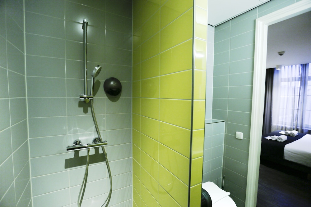 Standard Twin Room (Basement Room, 2 Twin Beds)