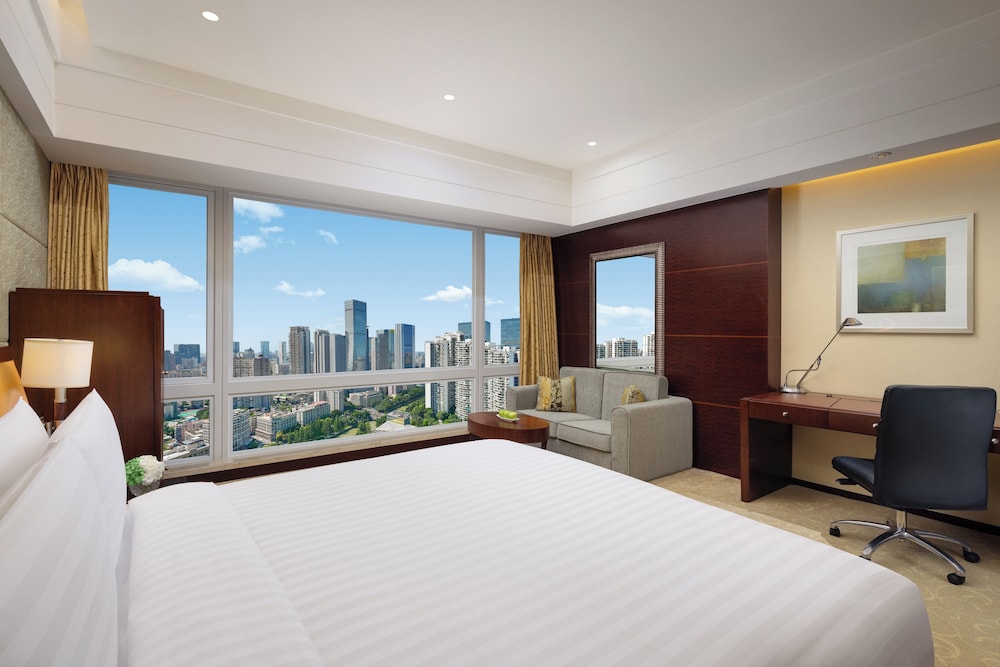 Deluxe Room, 1 King Bed, River View - Photo 3