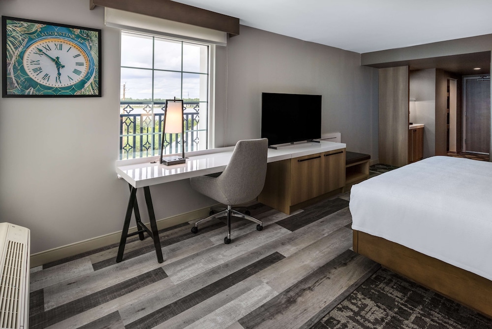 Room, 1 King Bed, Balcony - Photo 2