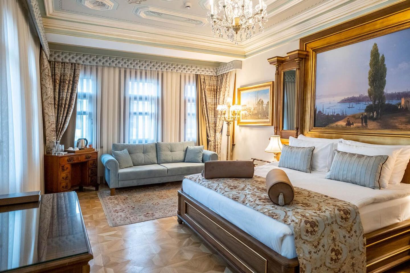 Deluxe Double Room With Balcony photo 1