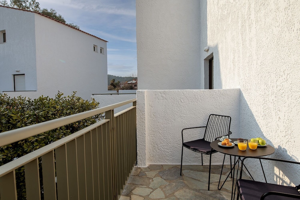 Classic Room, Garden View - Photo 6