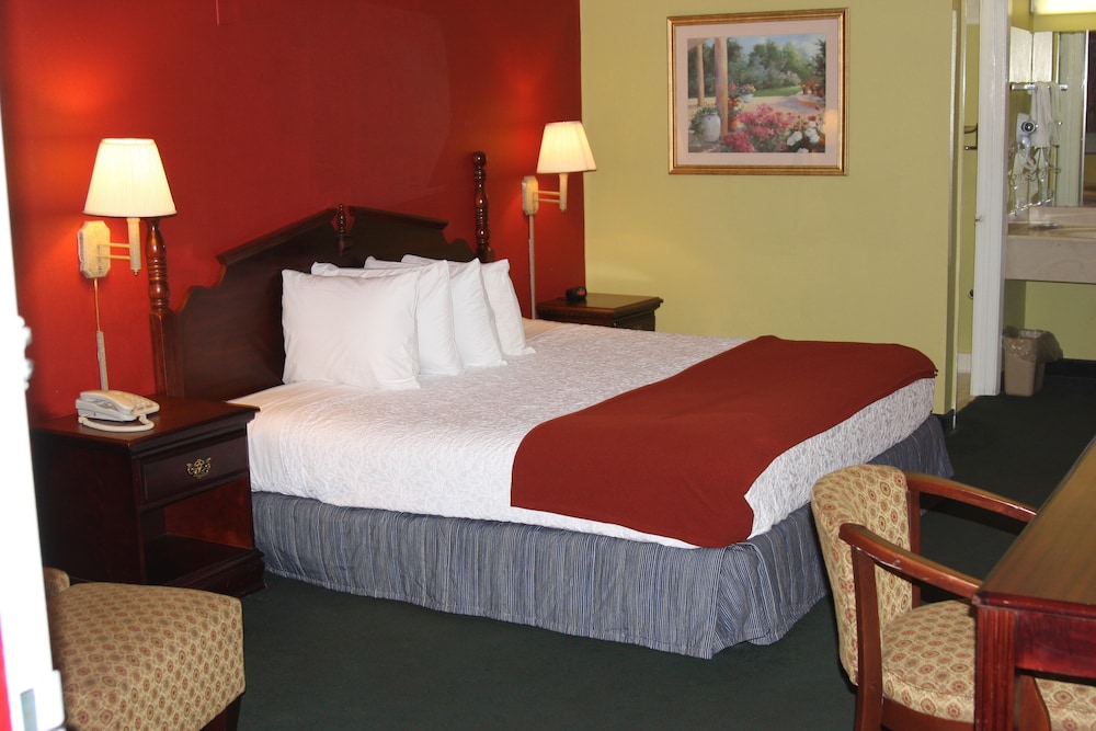 Standard Room, 1 King Bed, Non Smoking photo 1