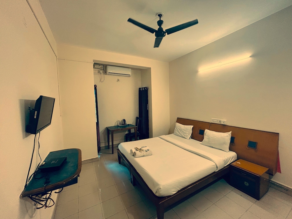 Deluxe Double Room, Balcony, City View