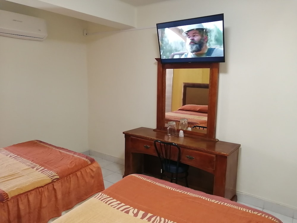 Classic Room, 2 Double Beds - Photo 8