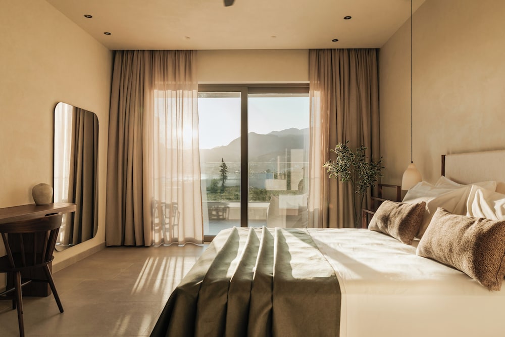 Deluxe Suite, Sea View photo 1