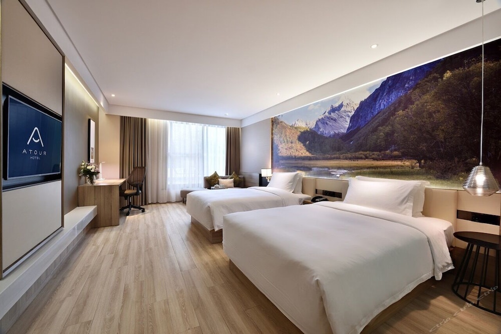Room, Courtyard View