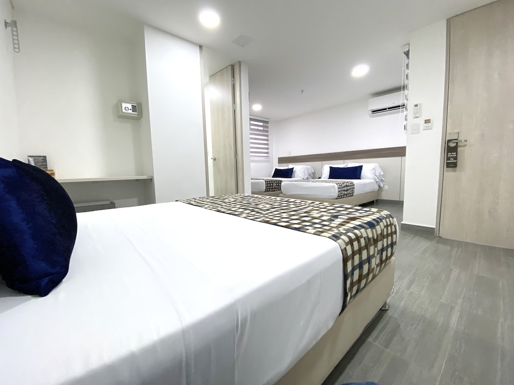 Family Quadruple Room photo 3