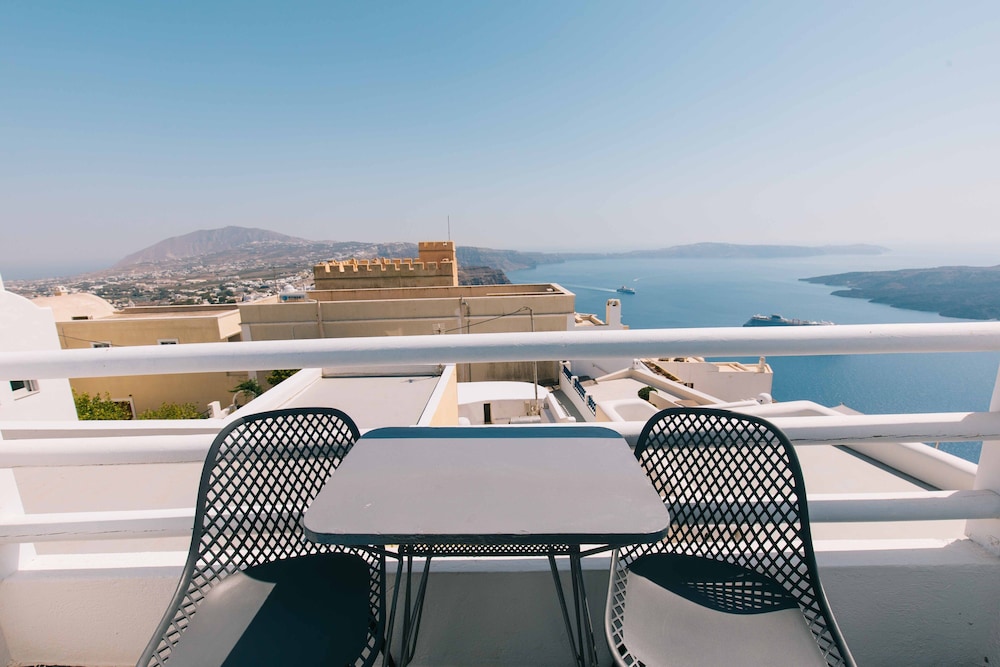 Double Room (Caldera View) - Photo 9