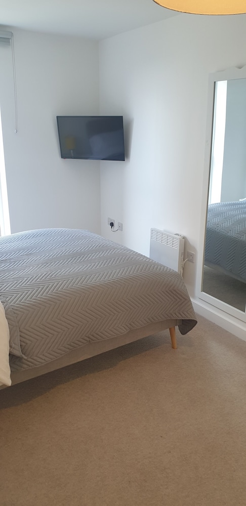 One Bedroom Apartment - Photo 3