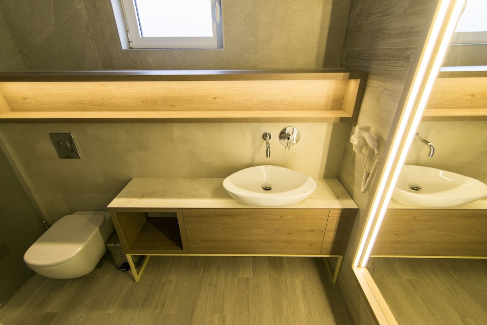 Deluxe Suite photo 3