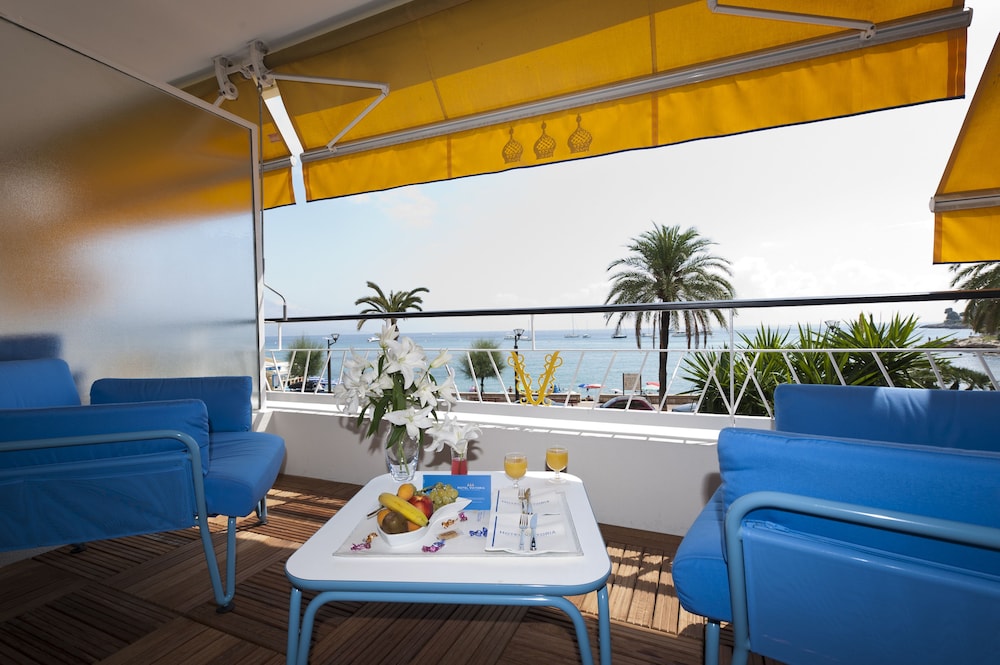 Deluxe Room, 1 Queen Bed, Balcony, Sea View - Photo 5