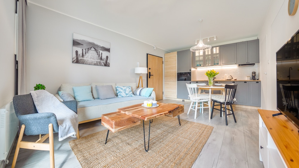 Apartment (1A)