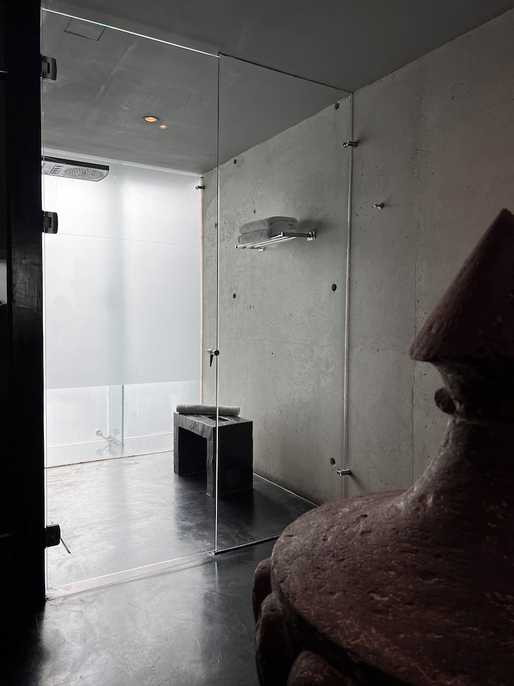 Room, 2 Queen Beds (Urban) - Photo 6