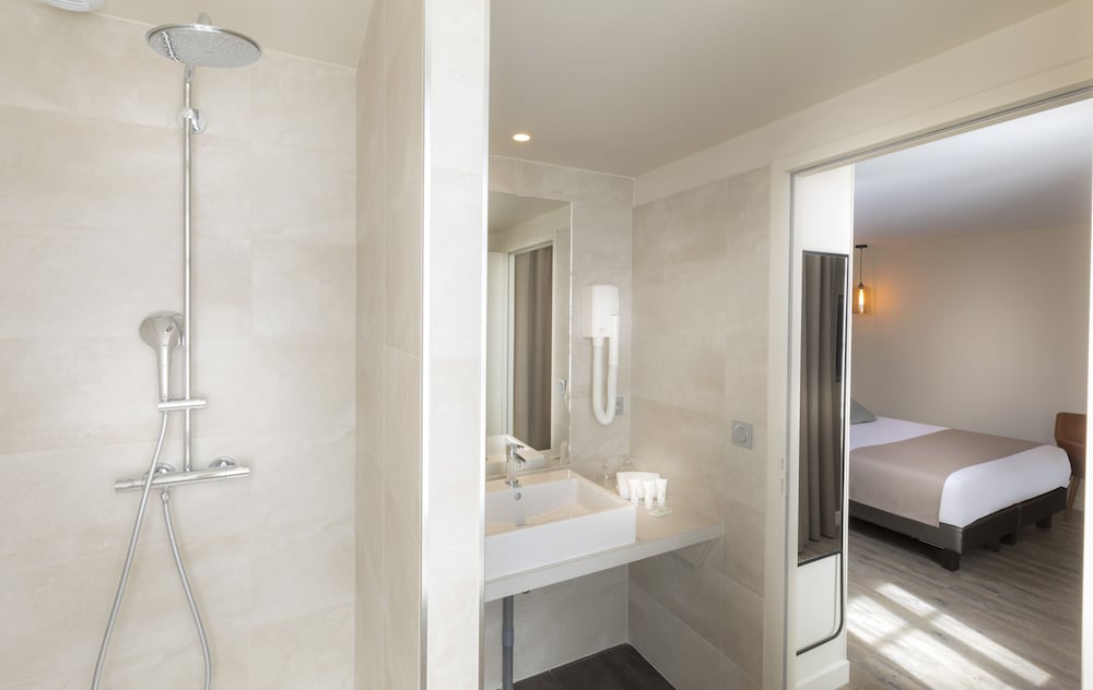 Comfort Room - Photo 1