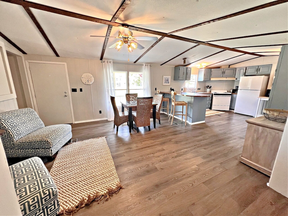 Cottage, Multiple Beds, Patio, Beach View (Oakridge Cottage)