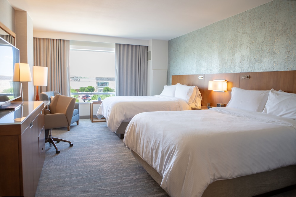 Traditional Room, 2 Queen Beds (Mobility/Hearing Access, Roll-In Shwr) - Photo 2