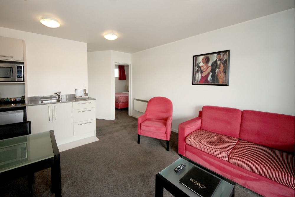 Superior Suite, 1 Bedroom, Jetted Tub - Photo 2