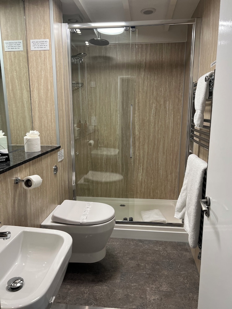 Standard Double Room, Private Bathroom (Bathroom adjacent. No pets) photo 3