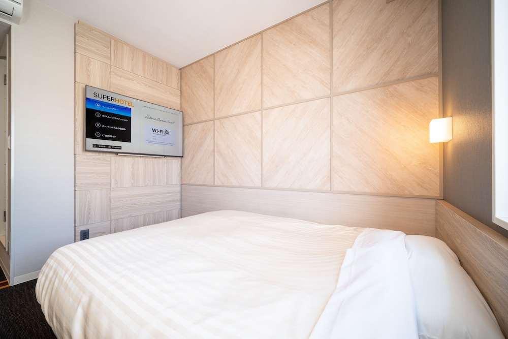 Semi-double Room, Smoking