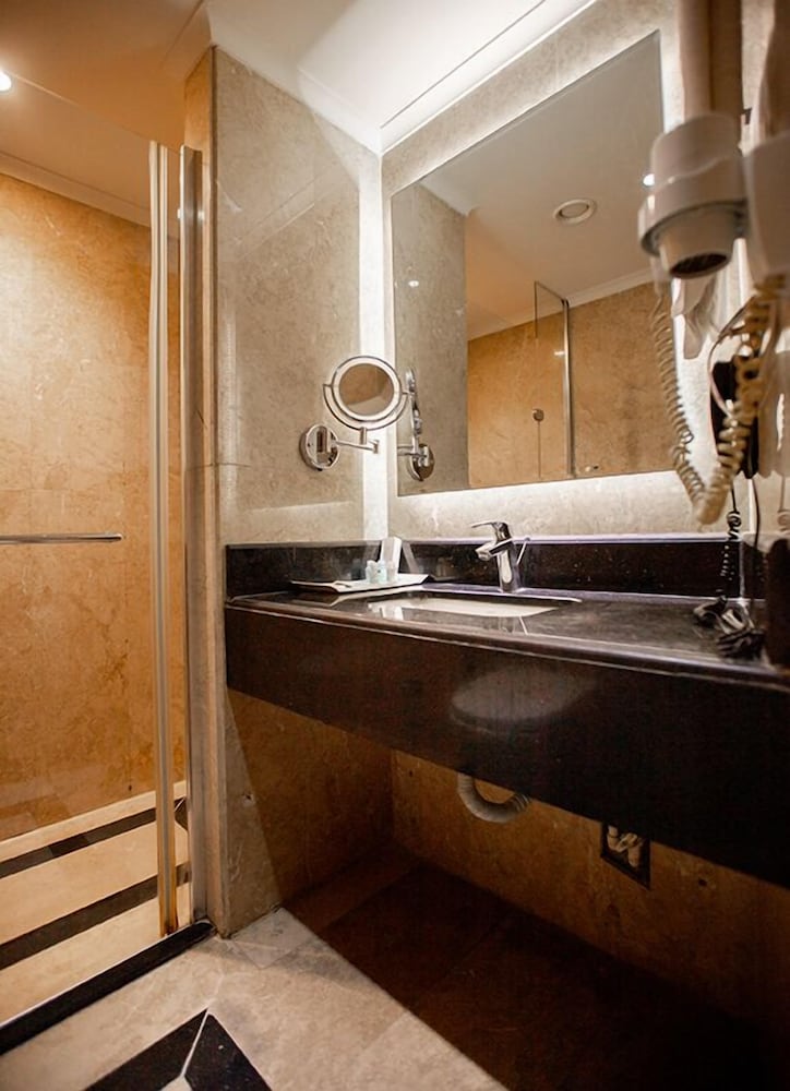 Standard Room, 1 Double Bed, City View photo 2