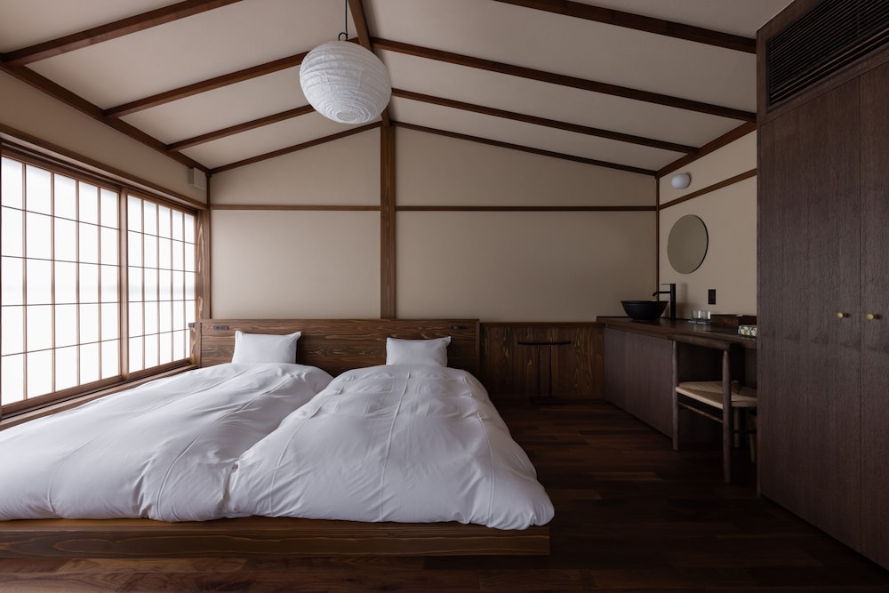 Twin Room - Photo 1