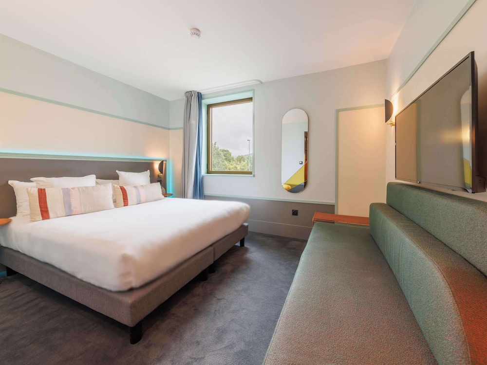 Comfort Room, 1 Queen Bed, Non Smoking (with Single Sofabed) - Photo 1