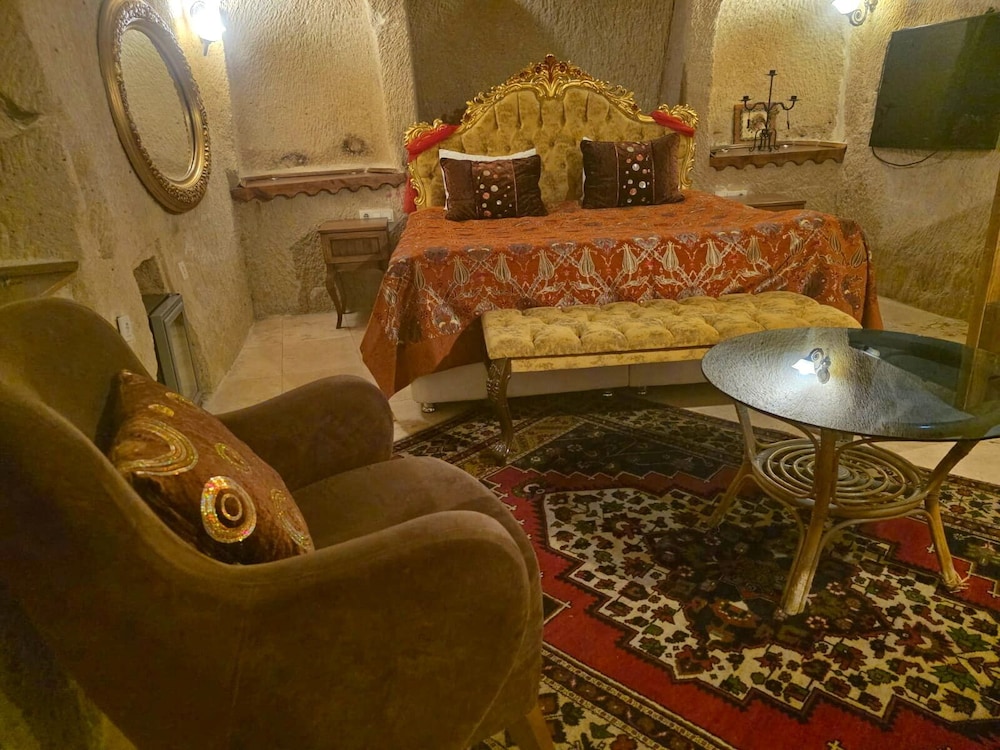 Inci Cave Suit Room photo 3