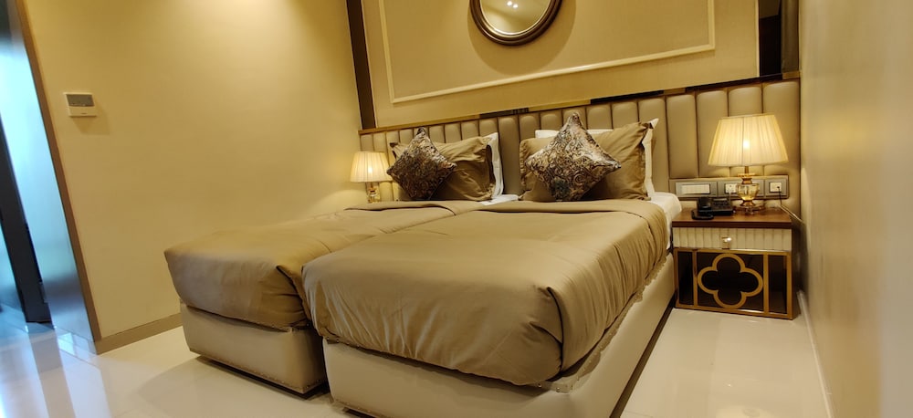 Deluxe Double or Twin Room - Photo 3