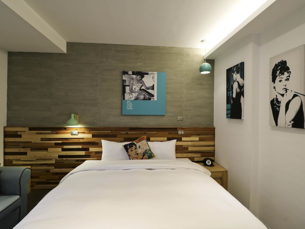 Standard Double Room (Audrey)