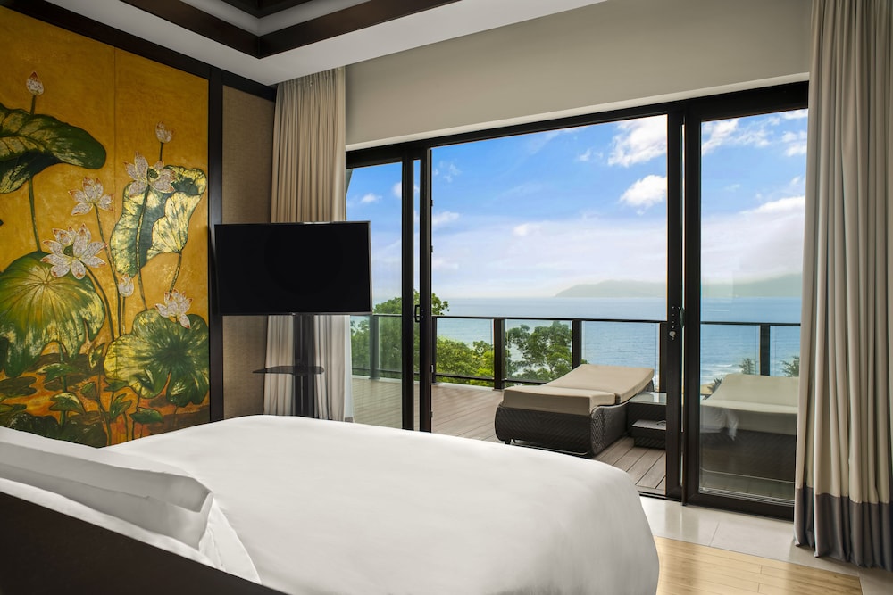 Three Bedroom Seaview Hill Villa with Heated Pool - Photo 3