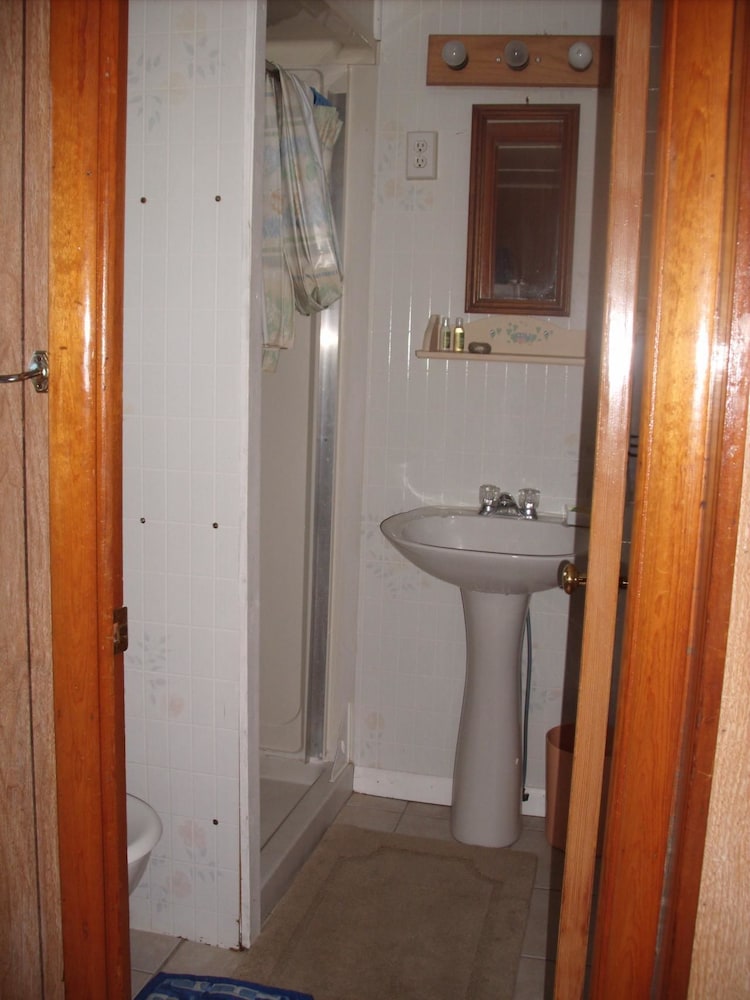 Cottage, 2 Bedrooms, Lakeside (Cabin 6) photo 3