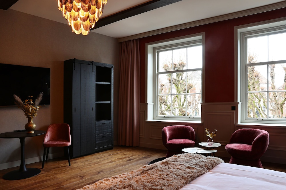 Luxury Studio Suite, City View photo 3