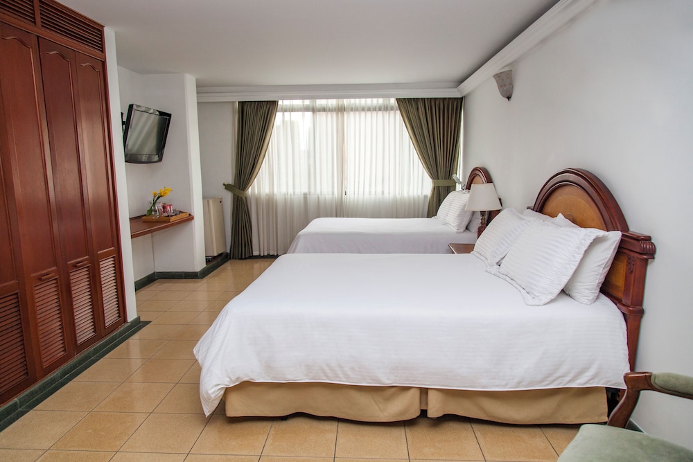Twin Room - Photo 2