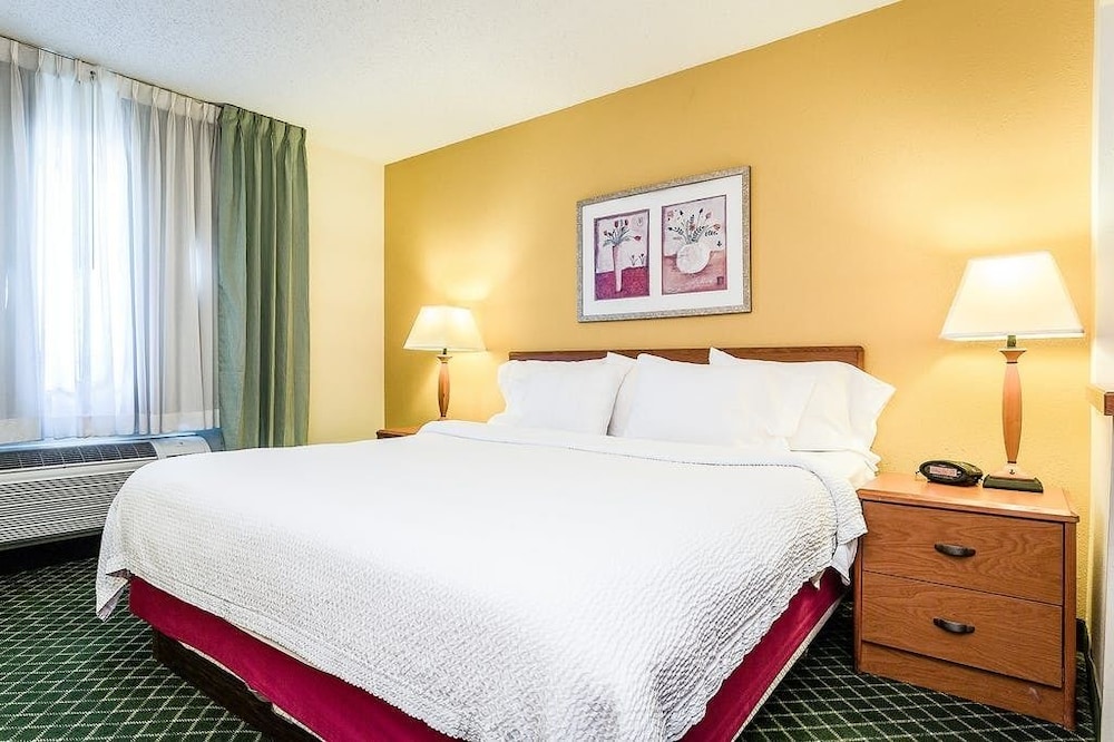 Room, 1 King Bed, Non Smoking - Photo 1