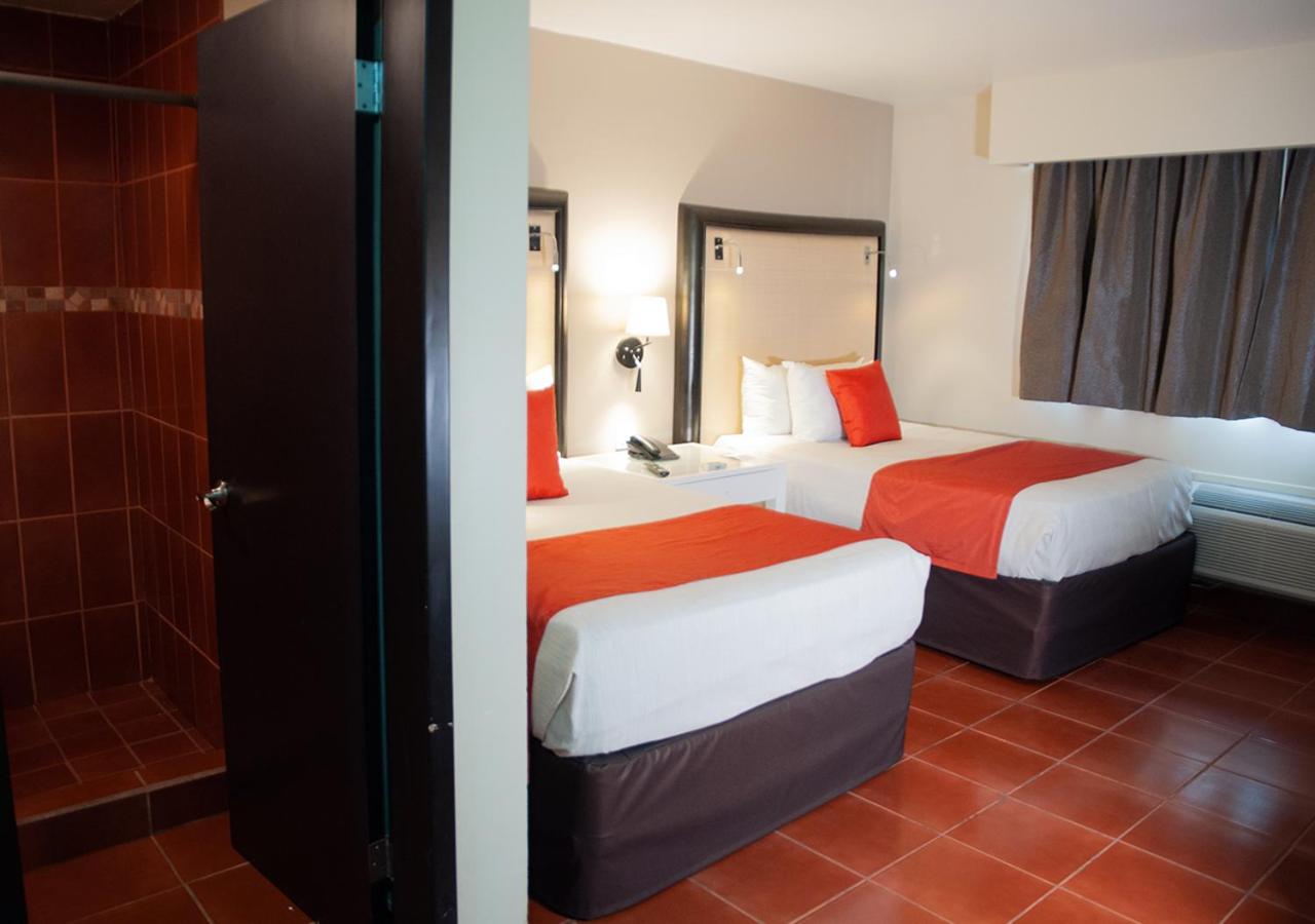 Double Room with Two Double Beds - Photo 4