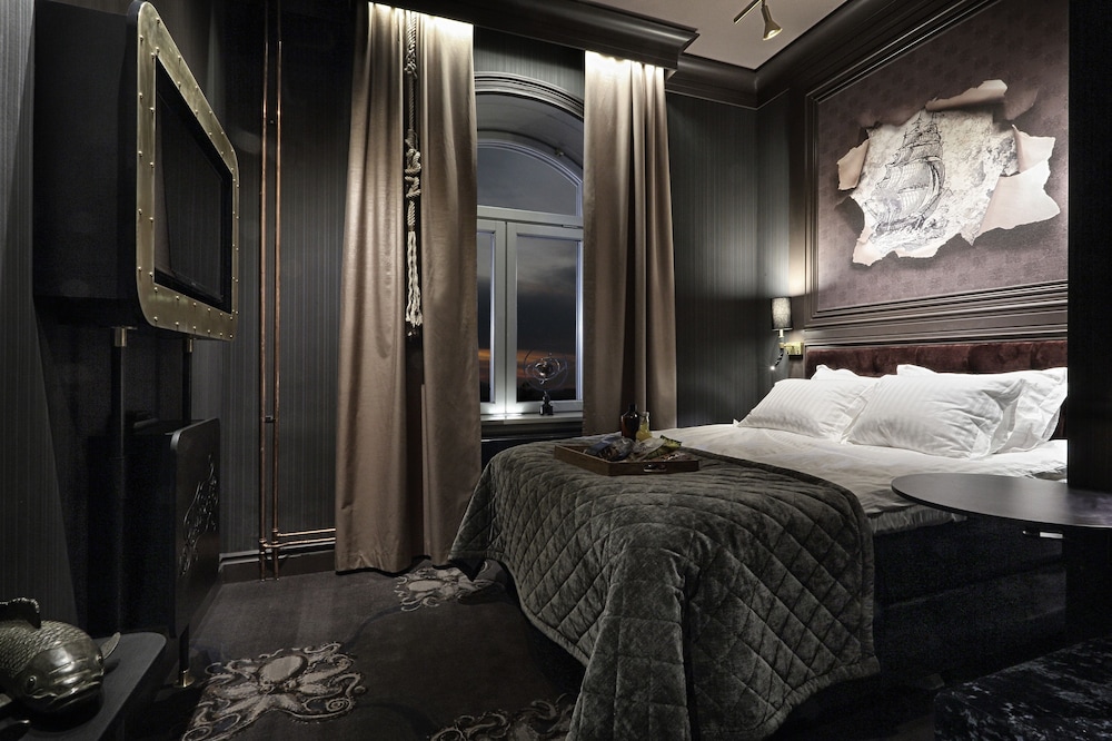 Suite, 1 King Bed, Non Smoking, Sauna photo 2