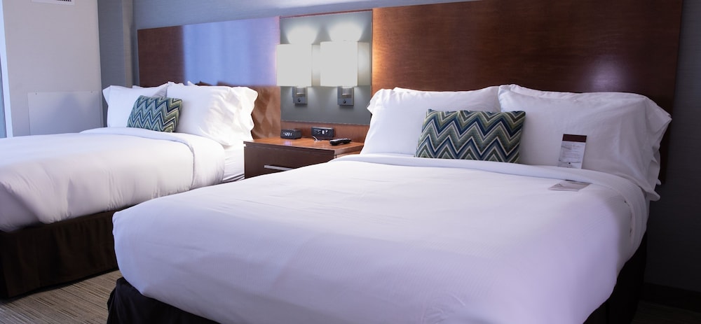 Room, 2 Queen Beds, Accessible - Photo 2