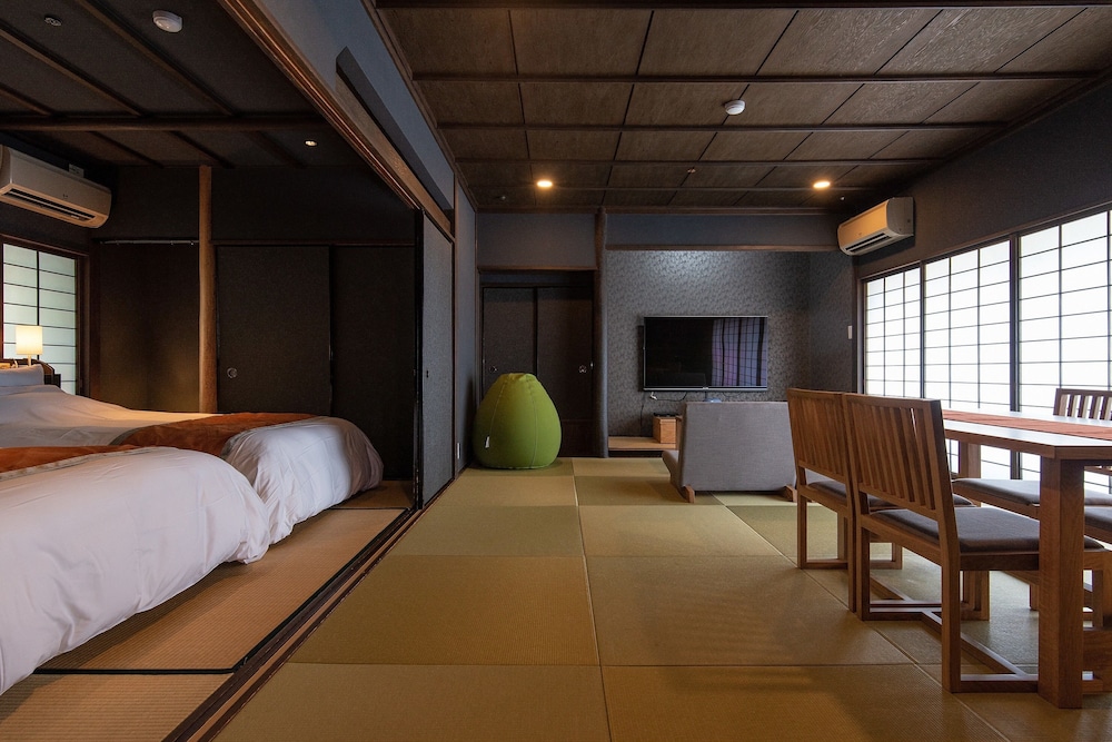 Two-beds Semi Suite with hot spring (2nd Floor) photo 2