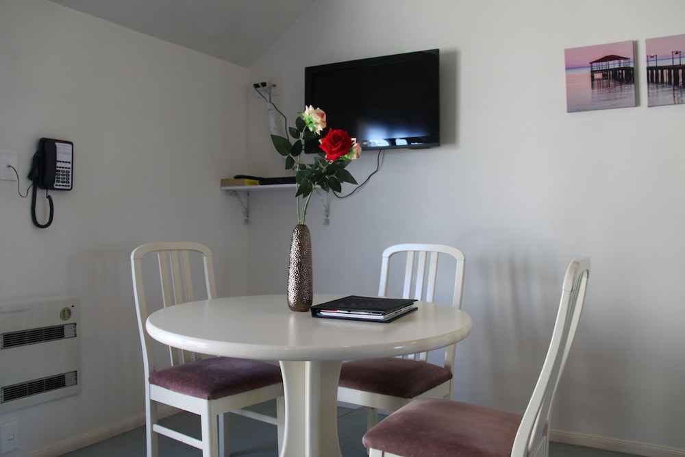 Family Room, 1 Bedroom photo 3