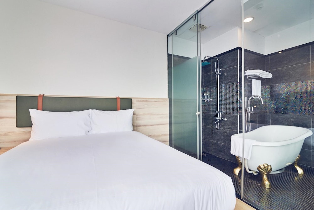 Deluxe Double Room - Photo 3